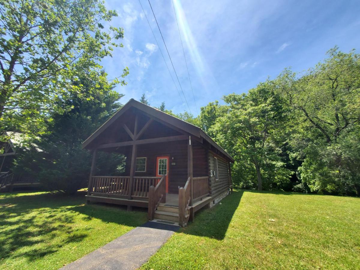 New River Trail Cabins Galax Экстерьер фото
