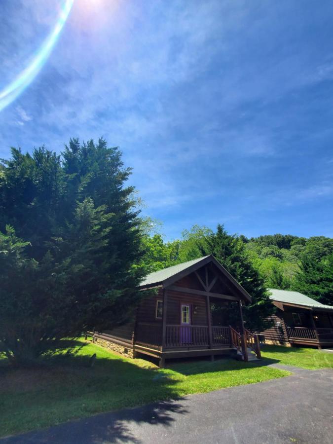 New River Trail Cabins Galax Экстерьер фото