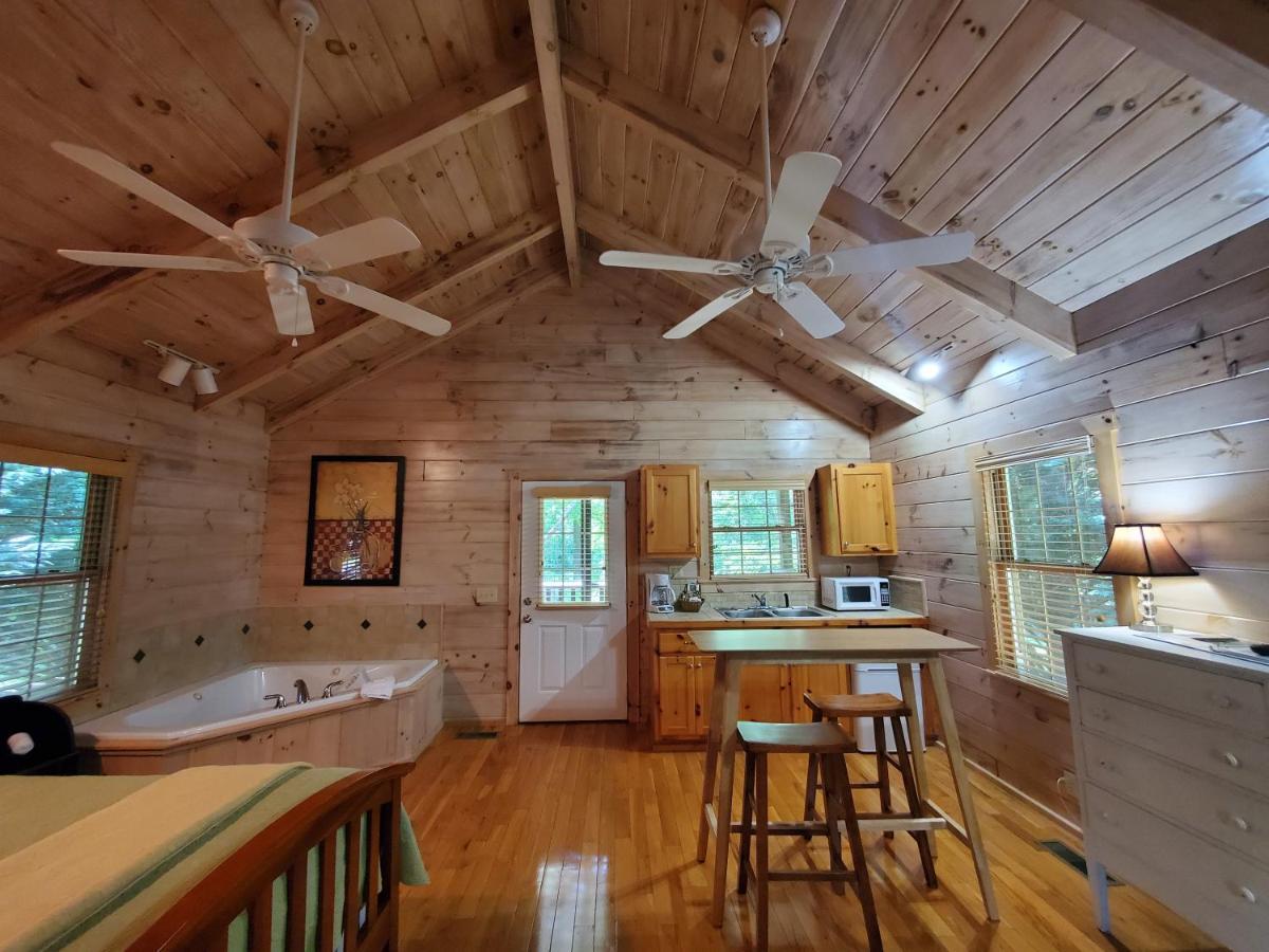 New River Trail Cabins Galax Экстерьер фото
