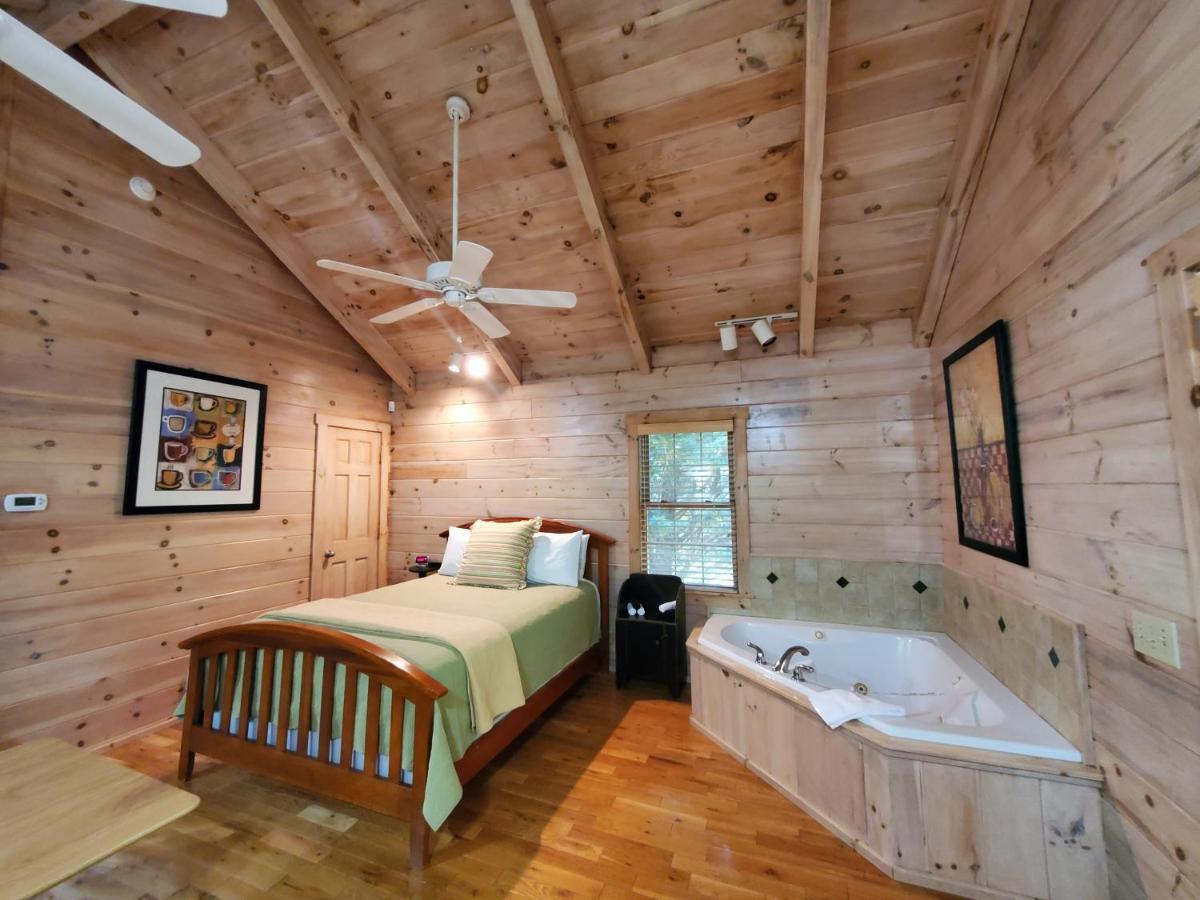 New River Trail Cabins Galax Экстерьер фото